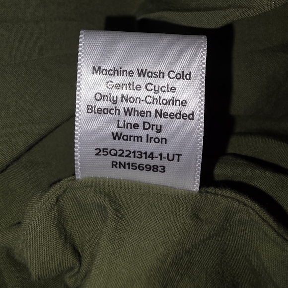 Evereve Hadley Green Eyelet Women Top Size Medium NWOT - Picture 7 of 9